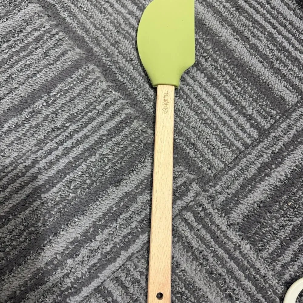 Karma “Feline Festive” Christmas Cat Silicone Spatula with Wooden Handle